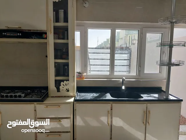 مطبخ تفصيل نوعيه ممتازه استعماله 3 أشهر فقط للمراجعه اتصال على الرقم