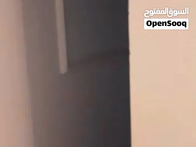 مخزن مع شقة دور ارضي للايجار ربي يبارك5شوارع عين زارة