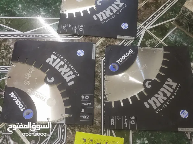يوجد ريش حجر بوش الاصلي و ريش باطون راس مصلب اصلي و راس عادي السمك 12 و 11 و 16 طول 25و 30
