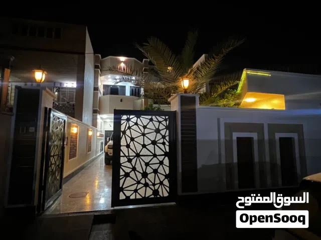 دار 240 م الواجهة 8 م النزال 30 م سند مفرز