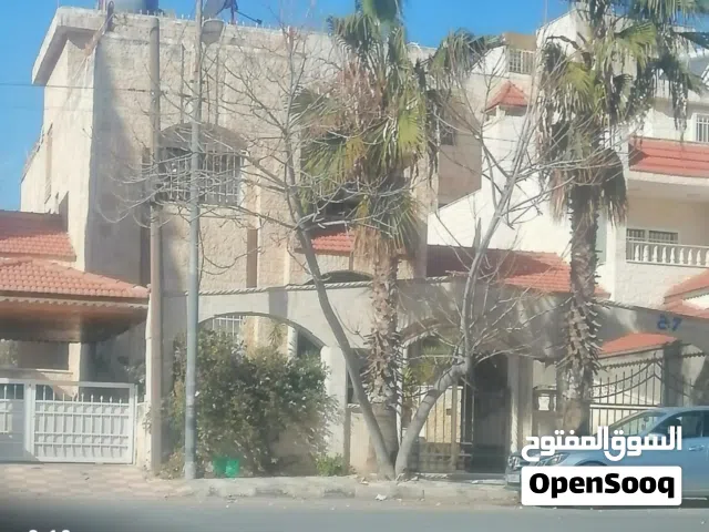370 m2 5 Bedrooms Villa for Sale in Amman Khalda