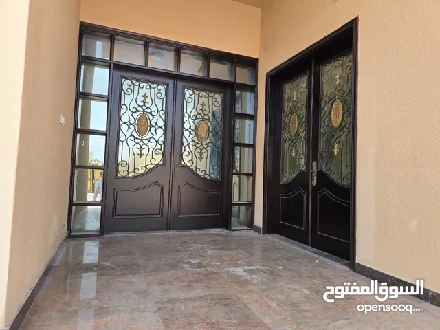 400 m2 More than 6 bedrooms Villa for Sale in Abu Dhabi Mohamed Bin Zayed City