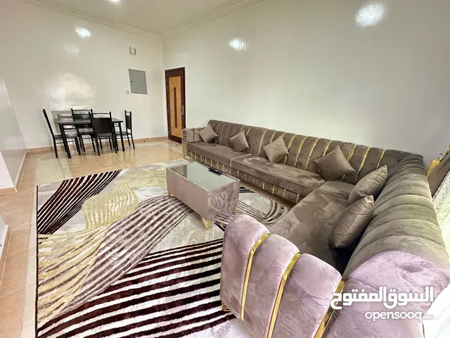 F1/غرفتين وصالة منطقة المويهات شارع غرناطة ايجار شهري شامل ومفروش مع حمامين وبلكون عفش جديد ومرتب