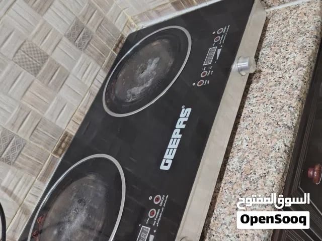 للبيع فرن كهربائي ومعه طباخ إلكتروني برأسين.. حالتهم ممتازه لايوجد بهم اي اعطال..والبيع بداعي السفر