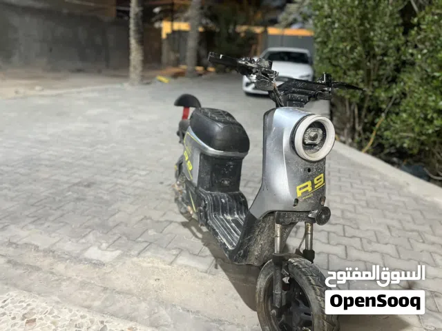 دراجه شحن للبيع ار تسعه 2024ما بيه شي بس البطاريات عطلانات