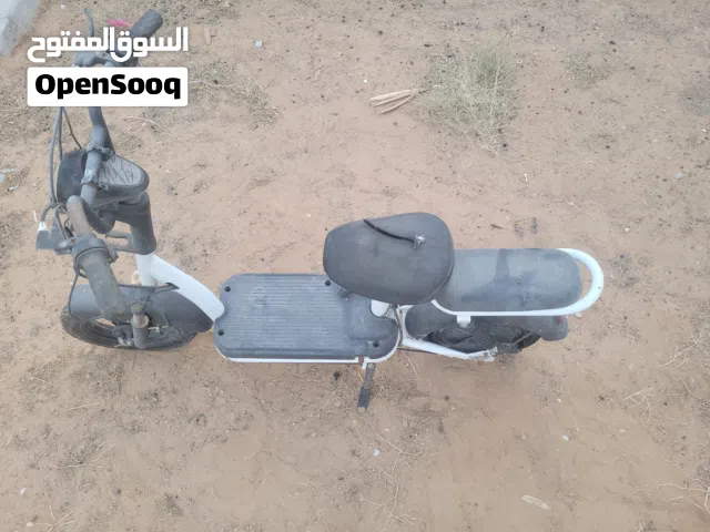 ثلاث سكوترات للبيع قابل للمساومه وسهوله في التعامل