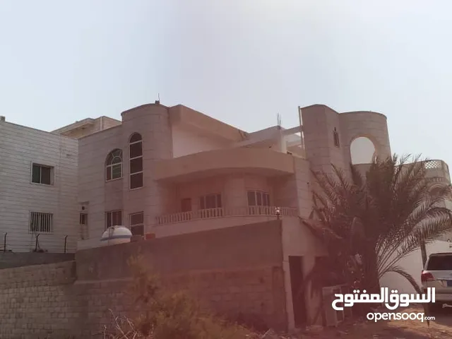 400 m2 More than 6 bedrooms Villa for Sale in Aden Other