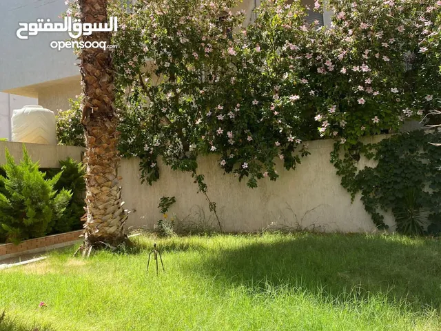 800 m2 More than 6 bedrooms Villa for Rent in Tripoli Al-Nofliyen