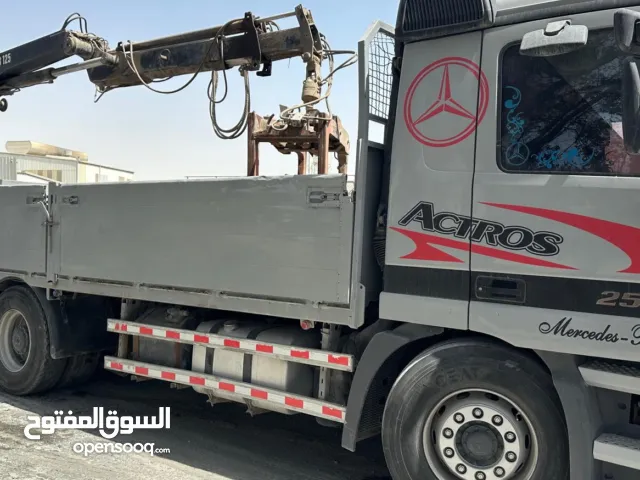 شاحنه مرسيدس جرار للطابوق