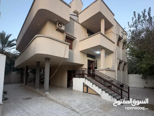 300 m2 More than 6 bedrooms Villa for Rent in Tripoli Abu Saleem