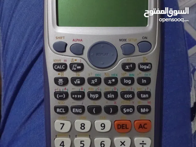 اله حاسبة كاسيو Casio Fx-991Es plus جديدة، تأتى بجميع مشتملتها، السعر غير قابل للتفاوض لعدم الاحراج