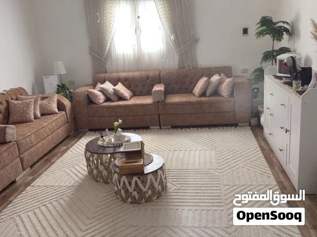منزل تلاتة طوابق بسعر ممتاز صيانة حديثة