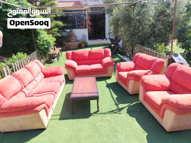 طقم كنب أمريكي 7مقاعد بحاله ممتازه