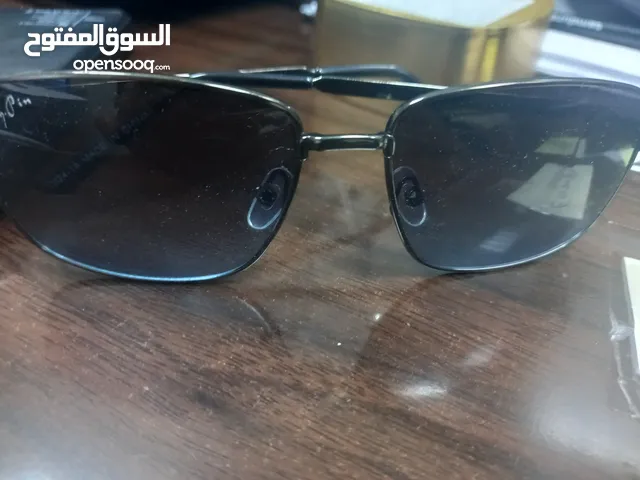 Used but good to use sunglass to wear
