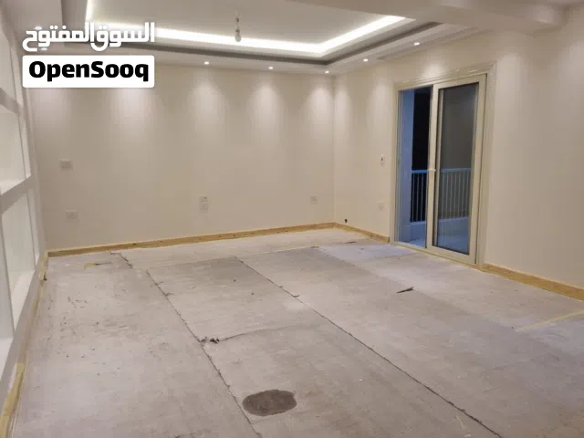 شقة للبيع بمصر الجديدة منطقة كلية البنات 230 متر دور ثاني