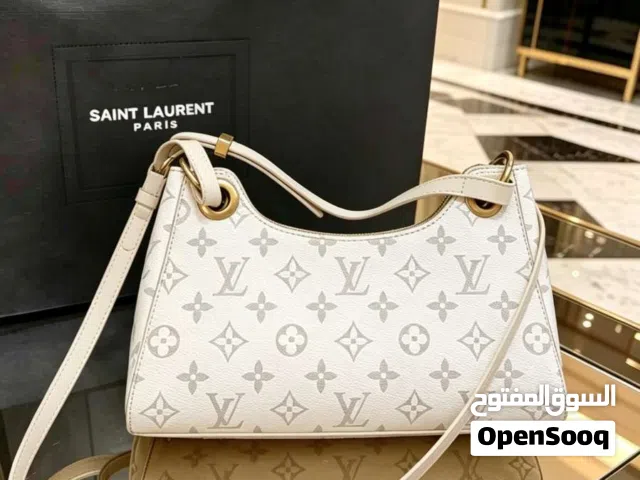 اغراض للبيع شنط و نضارات