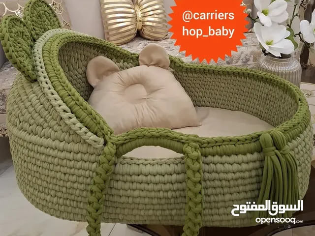 حامل أطفال متين وأنيق، قابل للغسل ومناسب لكل غرفة