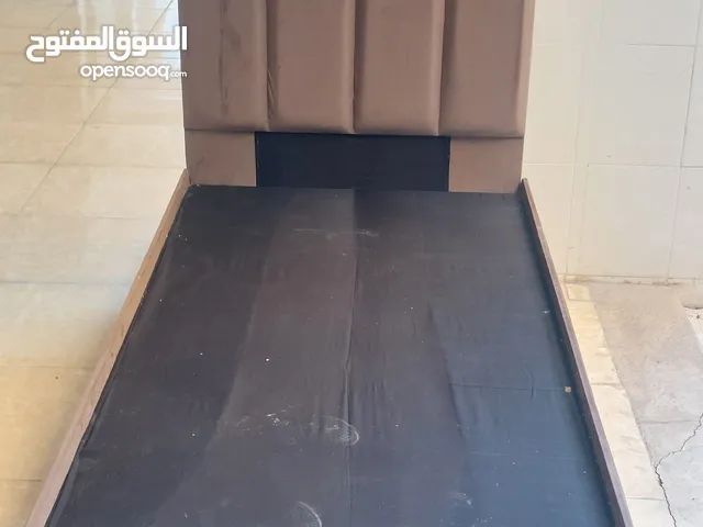 كبد وسرير نفر واحد خشب بحالة جيده