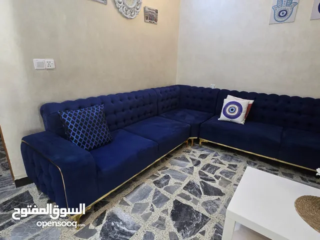 تخم ديوان ازرق اللون