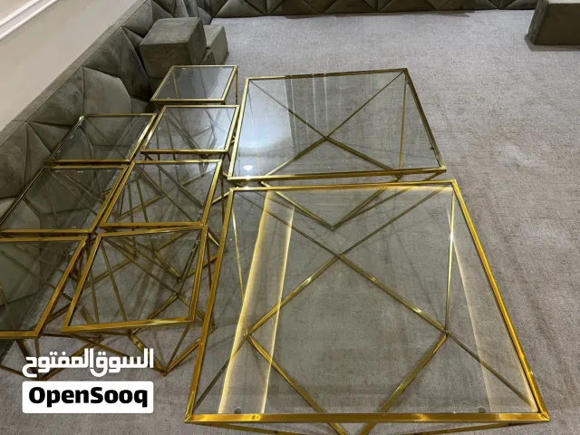 طقم طاولات مجلس فخم زجاج بإطار ذهبي – تصميم مودرن