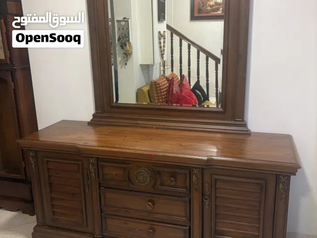 طاولتين طعام