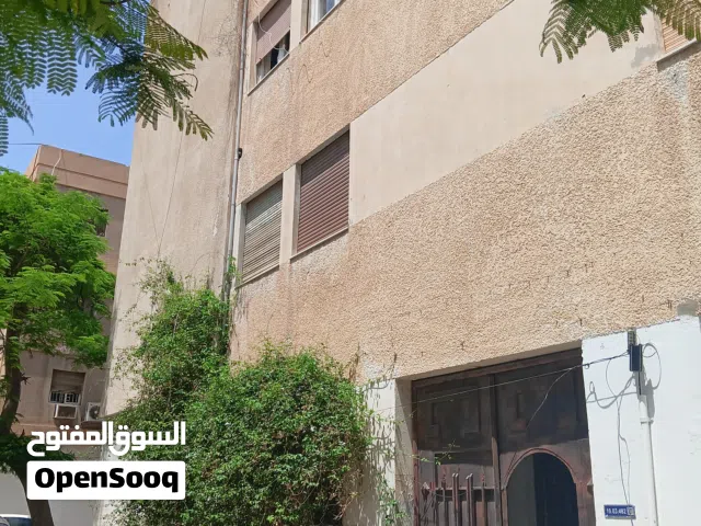 شقة الدور الثاني بشارع المسيرة الكبرى