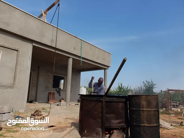 صيانة وعزل الأسطح بالاسفلت القطران