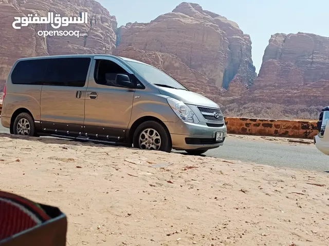 باص توصيل من و إلى المطار رحلات سياحية Van# 7 مقاعد reception from #Airport#