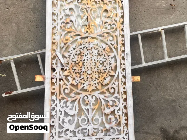 باب حديد نظيف للبيع