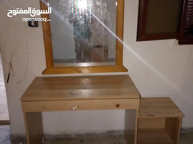 كما موضح في الصورة اتات مستعمل 2 دولاب 1 سرير 1 تلاجه