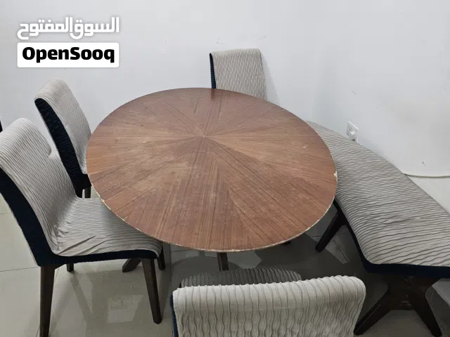 طاولة الطعام