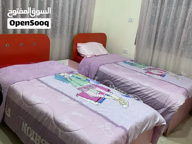 غرفة نوم بنات بحالة جيدة جدا