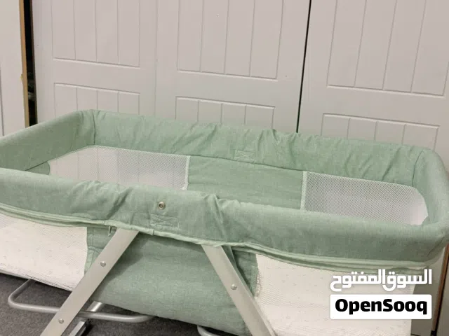 سرير اطفال جديد لون تيفاني