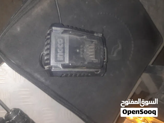 مطلوب شاحن 12فولت 5 أسنان لبطارية نفس اللي في الصورة 5 أسنان