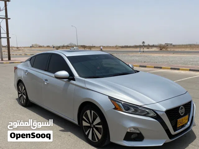 Used Nissan Altima in Al Dakhiliya