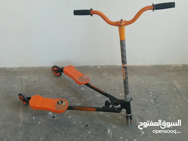 KIDS 3 WHEEL SCOOTER GOOD CONDITION/سكوتر أطفال بثلاث عجلات بحالة جيدة