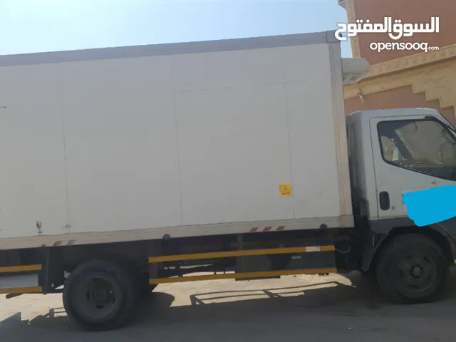 دينه للايجار مشاوير داخل وخارج الرياض 4.5 متر صندوق مقفل تبريد توصيل لجميع مناطق المملكه.
