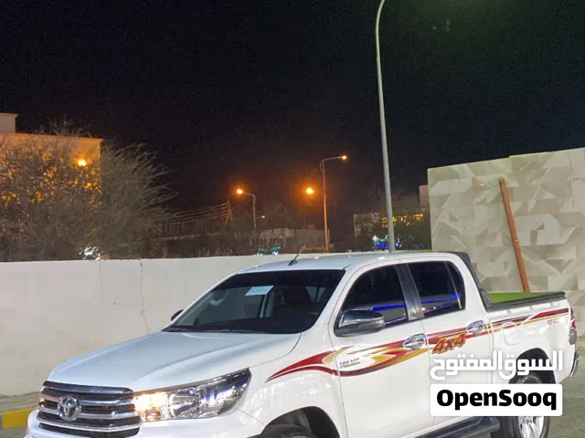 Used Toyota Hilux in Al Dakhiliya