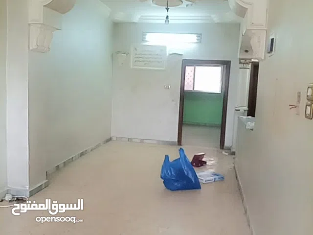 200 m2 3 Bedrooms Apartments for Rent in Zarqa Hay Ma'soom