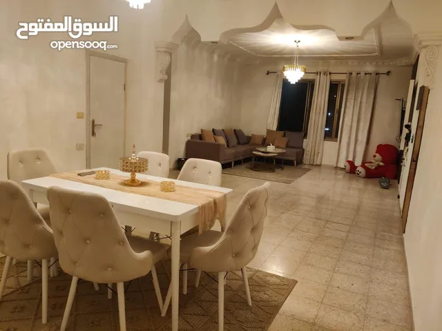 شقة للبيع بطولكرم البلد بسعر مغري ومساحة كبيرة