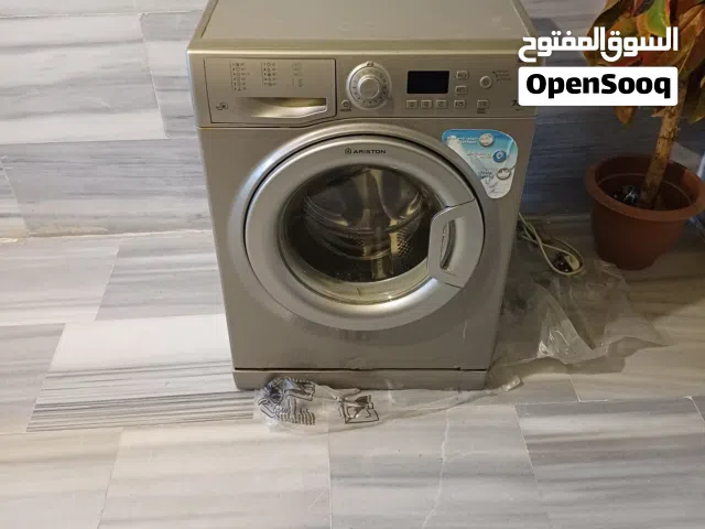غسالة اريستون سبع برامج  مستعمله استعمال شخصي حاله جيده سعت الغسيل 8كيلو