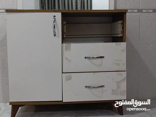 ميز تواليت مستخدم