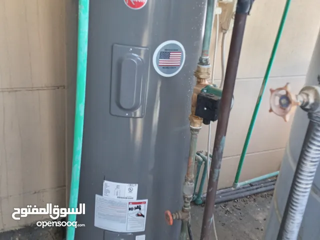 يوجد فني سباك وكهرباه للصيانه والتاسيس والتشطيب وتصليح السخانات المركزي وتركيب المواتير المياة