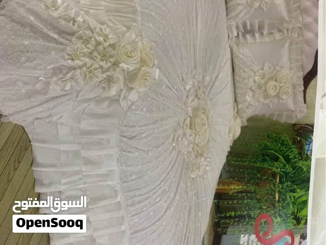 فرشة عرس بيضاء نظيفه كلش