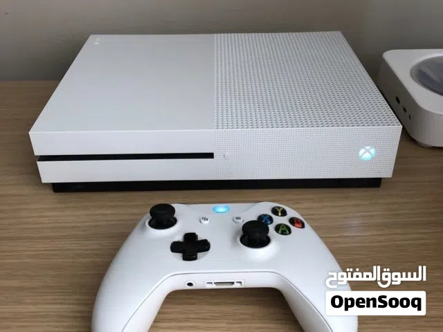 x box one s  مستعمل استعمال خفيف وبدون عيوب