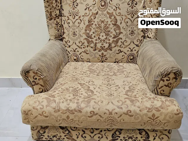 طقم كنبات، غرفة نوم، سرير أطفال، ثلاجة، طباخ، فلتر مع براد ماء، طاولة طعام، طاولة وسطية، غسالة،مكنسة