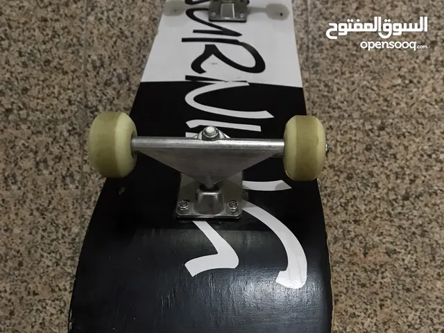 زلاجة سكيتبورد (skateboard) مستعملة بحالة جيدة جداً
