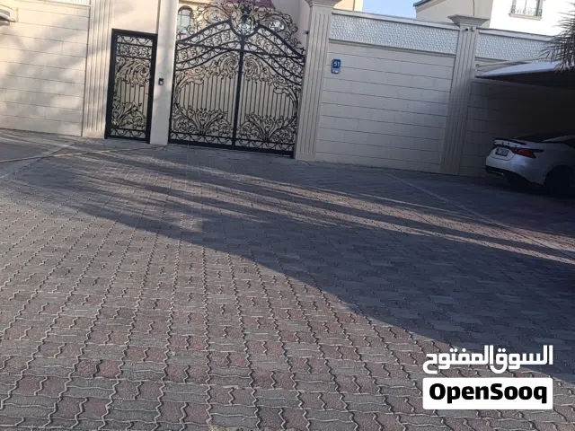 سرير فاضي للإيجار في بني ياس شرق 5 قريب اللولو سكن نظيف مفروش بالكامل ب 700 درهم