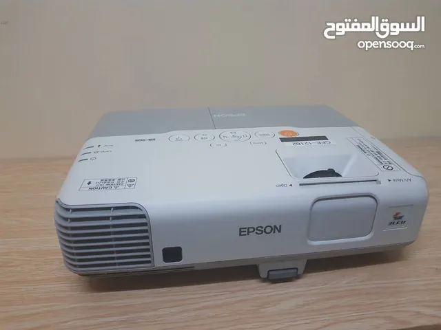 High-quality Epson Projector with remote for Ultimate Viewing Great working condition HDMI output