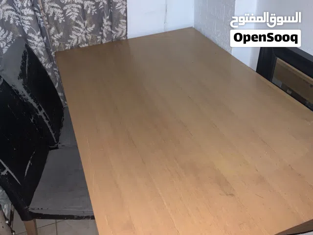 طاولة طعام